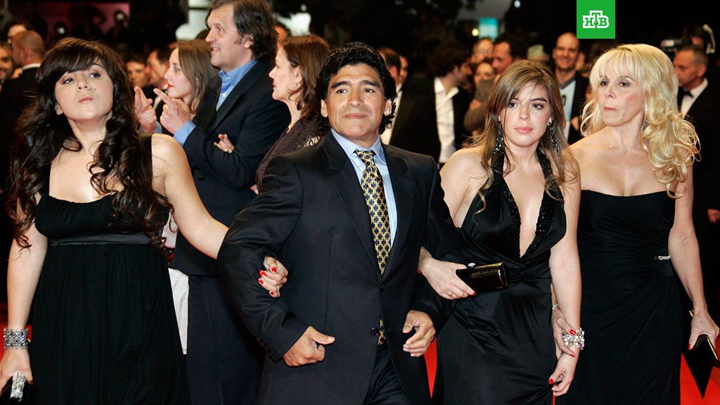 Maradona nuk i la asnjë qindarkë ish-gruas dhe dy vajzave nga pasuria e tij Maradona nuk i la asnjë qindarkë ish-gruas dhe dy vajzave nga pasuria e tij