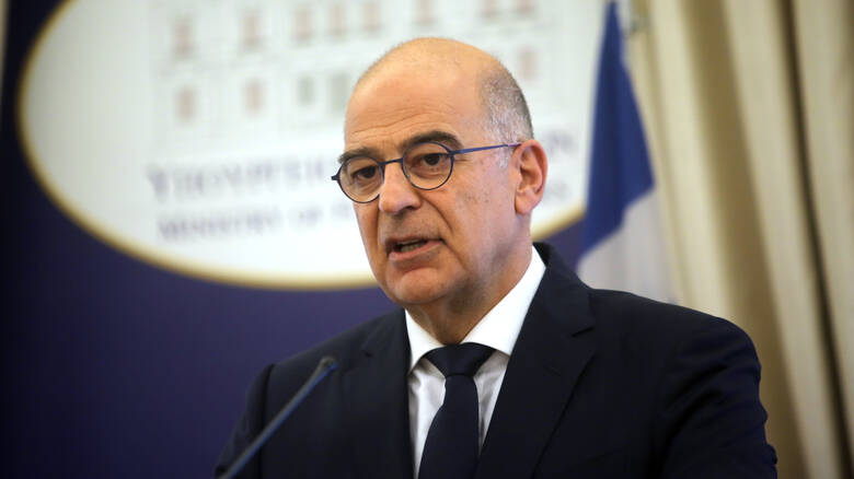 “Dëshirë për përforcimin e marrëdhënieve dhe bashkëpunimin dypalësh”: Ministri i Jashtëm grek Dendias telefonon Xhaçkën