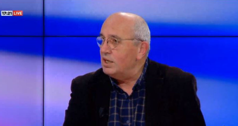 Besnik Mustafaj akuzon Lulzim Bashën si inekzistent: Qeveria ka arritur ta kompleksojë lidershipin e PD Besnik Mustafaj akuzon Lulzim Bashën si inekzistent: Qeveria ka arritur ta kompleksojë lidershipin e PD