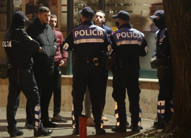 Policia bënë deklaratën e befasishme: Mos shkelni masat anti-Covid, s’do tolerojmë asnjë Policia bënë deklaratën e befasishme: Mos shkelni masat anti-Covid, s’do tolerojmë asnjë