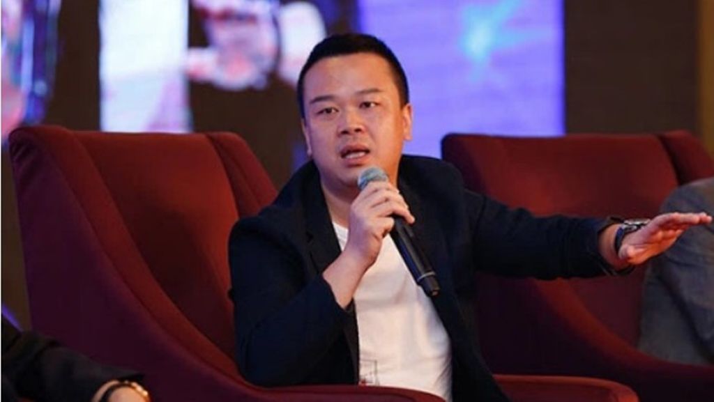 Vdes producenti 39-vjeçar i Netflix, helmohet nga bashkëpunëtori i tij Vdes producenti 39-vjeçar i Netflix, helmohet nga bashkëpunëtori i tij