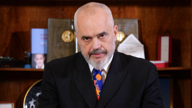 Gazetari i kujton Ramës kritikat e “Evropës” për vaksinën: Ç’punë kanë ata! Ça jemi ne? Të hamë bar dhe të mos flasim. Jini më dinjitoz Gazetari i kujton Ramës kritikat e “Evropës” për vaksinën: Ç’punë kanë ata! Ça jemi ne? Të hamë bar dhe të mos flasim. Jini më dinjitoz