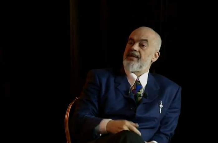 Pse ikin shqiptarët në emigracion? Rama: Po grekët e portugezët pse ikin? Është problem i të gjithëve. S’bëhemi Gjermani as për 5 mandate Pse ikin shqiptarët në emigracion? Rama: Po grekët e portugezët pse ikin? Është problem i të gjithëve. S’bëhemi Gjermani as për 5 mandate