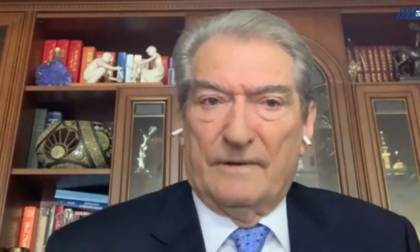 Cilësoi shefen e OMN, bashkëpunëtore të Ramës dhe mori goditjen nga Komisioneri për integrim: Berisha i trembur e i “menderosur”: Kërkon ndjesë publike se ishte mashtruar… nga një “Fake News”