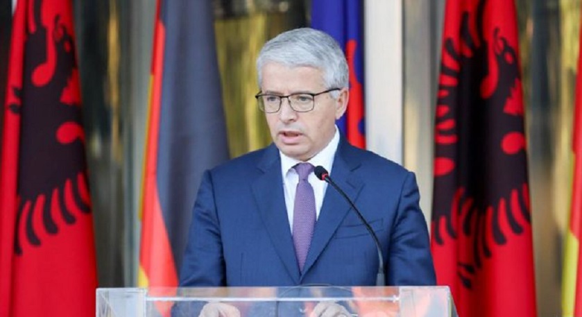 Ja çfarë shkruan Zëri i Amerikës për dorëheqjen e Sandër Lleshaj