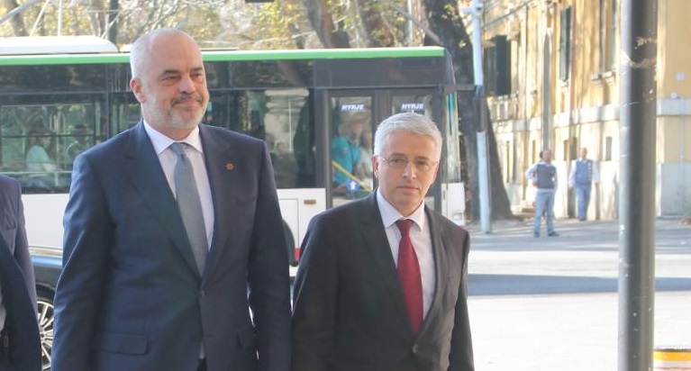 Rama mesazh Lleshajt: Respekt e faleminderit për përkushtimin, punën, burrërinë i dashur Sandër Rama mesazh Lleshajt: Respekt e faleminderit për përkushtimin, punën, burrërinë i dashur Sandër