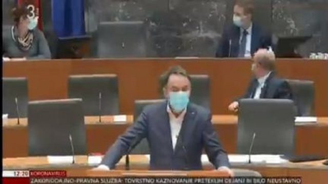 VIDEO/ Momentet kur tërmeti shkund ndërtesën në Kroaci: Politikanët largohen të alarmuar nga mbledhja VIDEO/ Momentet kur tërmeti shkund ndërtesën në Kroaci: Politikanët largohen të alarmuar nga mbledhja