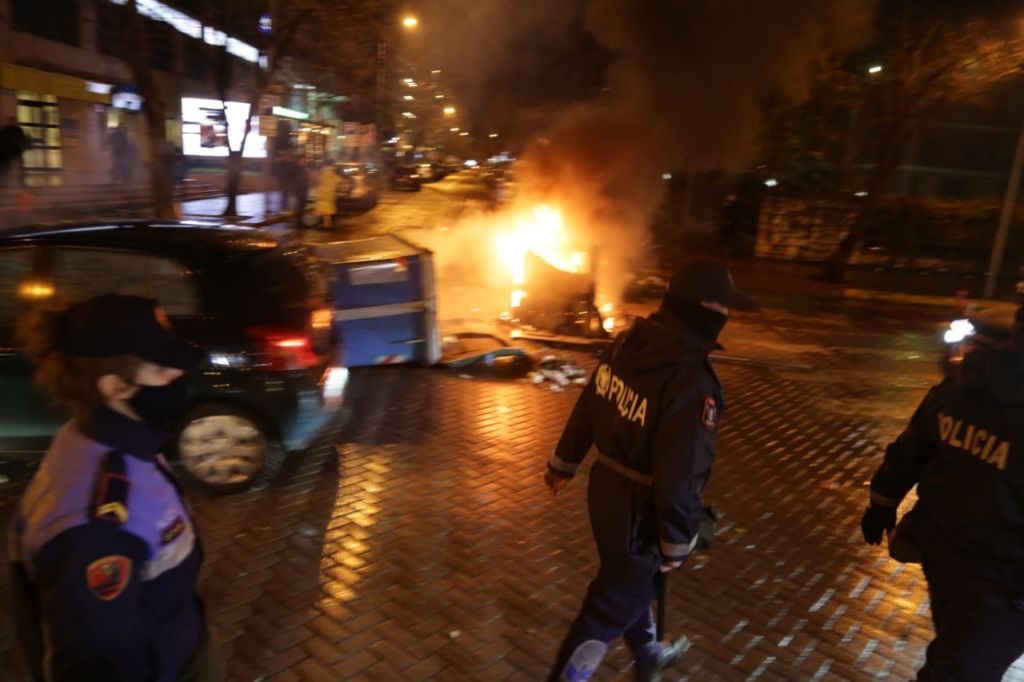 Opozitës i mbeti “fatura” e dhunës në dorë! Opozitës i mbeti “fatura” e dhunës në dorë!