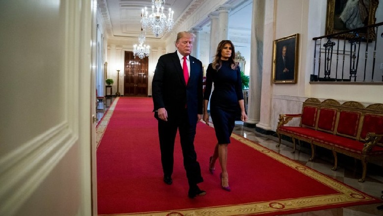 Amerikanët në shok! Nuk do ta besoni se ç’po bënte Melania Trump kur Kongresi po sulmohej nga mijëra persona Amerikanët në shok! Nuk do ta besoni se ç’po bënte Melania Trump kur Kongresi po sulmohej nga mijëra persona