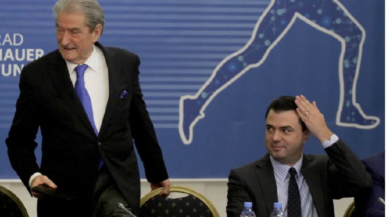 Skema e pensioneve fundosi Greqinë/ Skenari i Bashës i ngjashëm, çon vendin në faliment Skema e pensioneve fundosi Greqinë/ Skenari i Bashës i ngjashëm, çon vendin në faliment