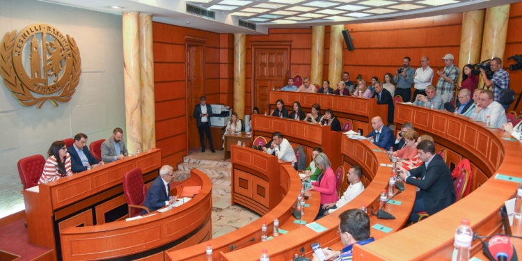 Bonus qiraje pa afat nga Bashkia e Tiranës për 2467 familjet e prekura nga tërmet Bonus qiraje pa afat nga Bashkia e Tiranës për 2467 familjet e prekura nga tërmet