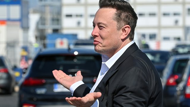 Elon Musk humb 14 miliardë dollarë brenda natës dhe bie nga froni si njeriu më i pasur në botë, ja kush e merr vendin e parë Elon Musk humb 14 miliardë dollarë brenda natës dhe bie nga froni si njeriu më i pasur në botë, ja kush e merr vendin e parë