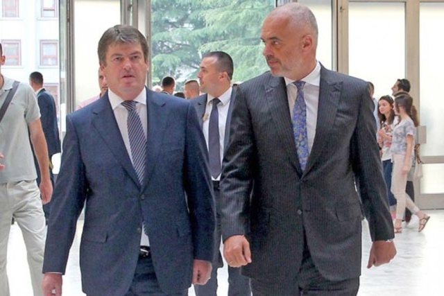 Bamir Topi bën rrëfimin e rrallë, tregon gabimin që nuk ia fal kryeministrit Rama Bamir Topi bën rrëfimin e rrallë, tregon gabimin që nuk ia fal kryeministrit Rama