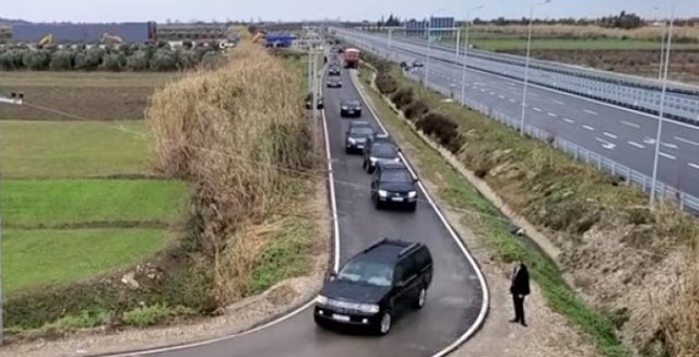 ‘Jemi me fat që jemi gjallë’! Presidentja e Federatës tregon incidentin me makinë ku po udhëtonte Rama ‘Jemi me fat që jemi gjallë’! Presidentja e Federatës tregon incidentin me makinë ku po udhëtonte Rama