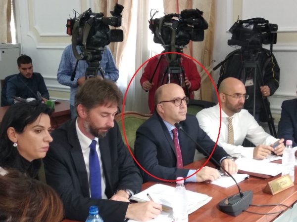 Artur Metani: Gjyqtarët, pjesë e nevojshme e ILD Ndërhyrjet në punën time do t’i denoncoj publikish Artur Metani: Gjyqtarët, pjesë e nevojshme e ILD Ndërhyrjet në punën time do t’i denoncoj publikish