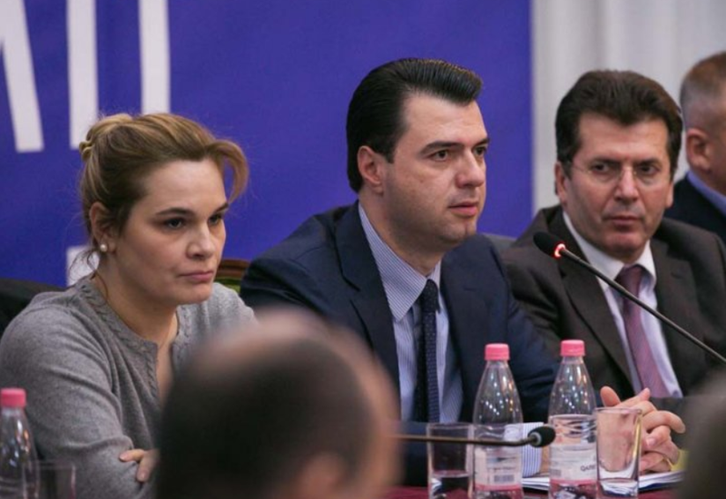 Zbardhen detajet e takimeve të Bashës me aleatët, të gjithë në unison kundër futjes së LSI në lista, të hënën nis shpallja e kandidatëve Zbardhen detajet e takimeve të Bashës me aleatët, të gjithë në unison kundër futjes së LSI në lista, të hënën nis shpallja e kandidatëve