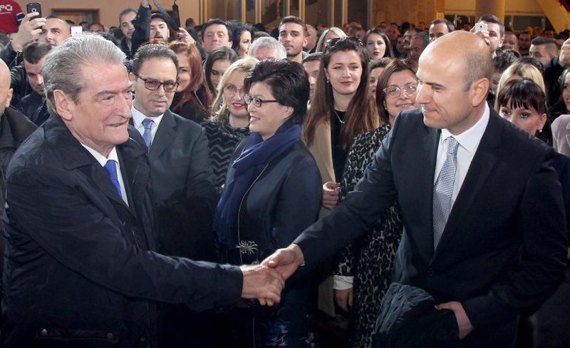 Berisha rrezikon të merret në pyetje nga SPAK, nis grumbullimi i dokumenteve për aferën e “Kompleksit Partizani”, do thirren të gjithë të akuzuarit Berisha rrezikon të merret në pyetje nga SPAK, nis grumbullimi i dokumenteve për aferën e “Kompleksit Partizani”, do thirren të gjithë të akuzuarit