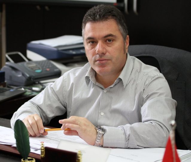 Patozi “asfikson” Bashën në Vlorë! Pas Dashamir Tahirit në Sarandë, ish kryetari demokrat Ardian Kollozi merr “frenat” në qytetin bregdetar