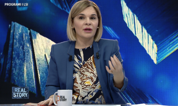 Monika jashtë çdo parashikimi! Përdor fatëkeqësinë e saj për politikë: Jam me kancer në qafën e mitrës, vetëm një infermjer ma gjen damarin! Jam e rrezikuar se kam frikë se më ikën në Gjermani Monika jashtë çdo parashikimi! Përdor fatëkeqësinë e saj për politikë: Jam me kancer në qafën e mitrës, vetëm një infermjer ma gjen damarin! Jam e rrezikuar se kam frikë se më ikën në Gjermani