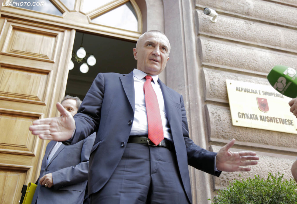 Kushtetuesja pranon Metën, kalon për shqyrtim padia qesharake për shembjen e Teatrit Kombëtar Kushtetuesja pranon Metën, kalon për shqyrtim padia qesharake për shembjen e Teatrit Kombëtar