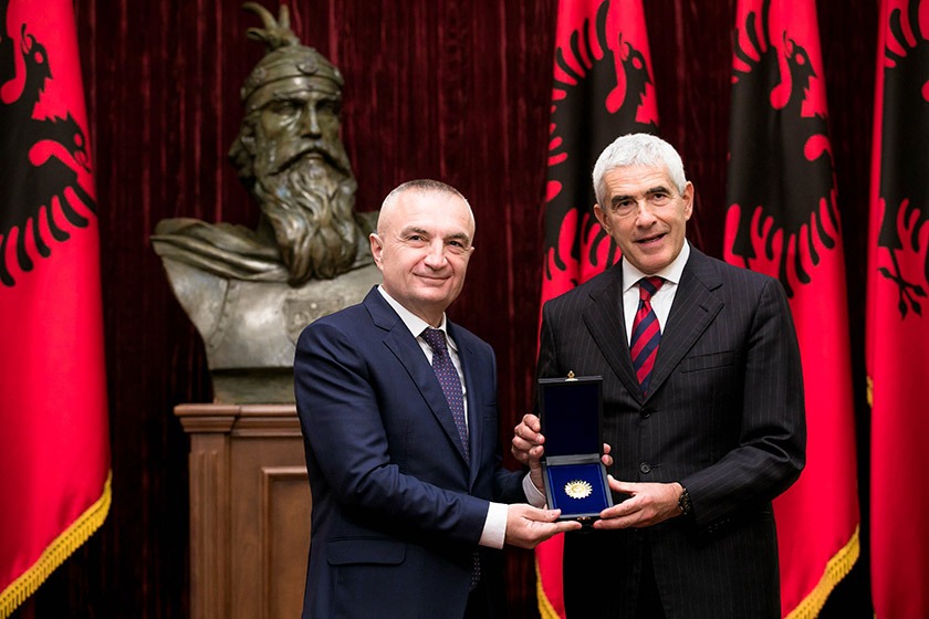 REAGIMI/ Ambasadori italian në Tiranë: Pier Ferdinando Casini nuk është mafioz, na keni fyer