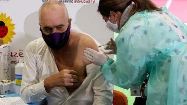 Zbulohet kush i ka kërkuar Shqipërisë që marrëveshja për vaksinën të mbetet sekret