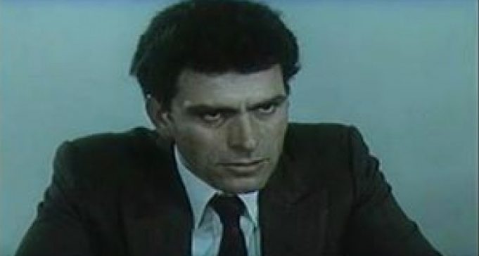 TImo Flloko u kërkon falje të mërziturve: Shajnë filmat tanë se prishnin rininë por rinia po degjenerohet nga TImo Flloko u kërkon falje të mërziturve: Shajnë filmat tanë se prishnin rininë por rinia po degjenerohet nga