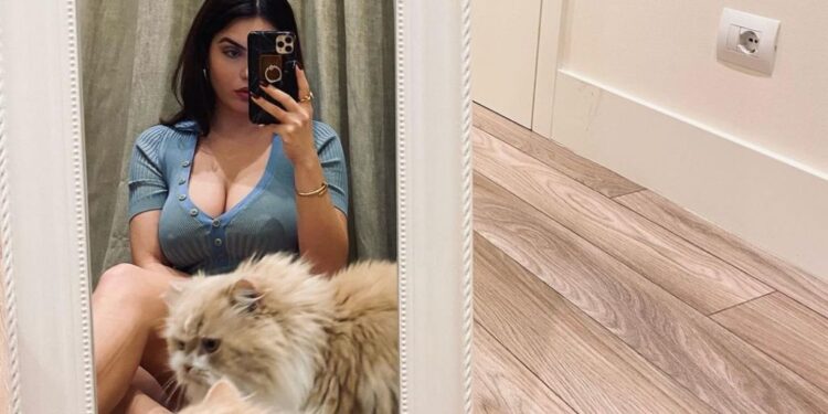 “Unë jam izoluar në vilën tonë modeste”! Armina reagon pas akuzave nga komentuesit “Unë jam izoluar në vilën tonë modeste”! Armina reagon pas akuzave nga komentuesit