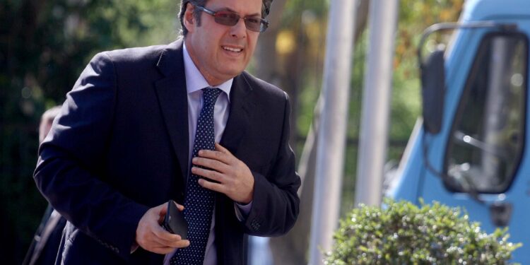 Edi Rama i përgjigjet Palokut për “propagandën 3D” nxjerr pamjet reale të dy kohëve! Ajo dje një qamet sot lehsi broçkullet Edi Rama i përgjigjet Palokut për “propagandën 3D” nxjerr pamjet reale të dy kohëve! Ajo dje një qamet sot lehsi broçkullet