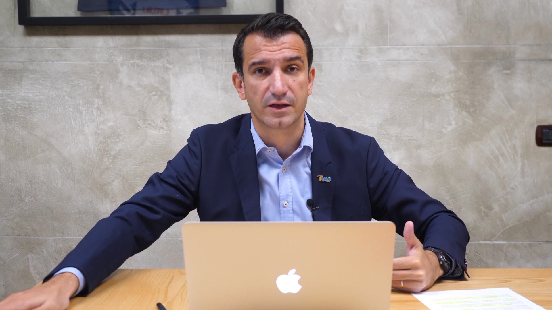 Veliaj reagon për ngjarjen në Elbasan: E nisën me armë dhe e mbyllën me armë Veliaj reagon për ngjarjen në Elbasan: E nisën me armë dhe e mbyllën me armë