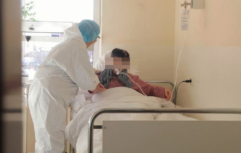“Të ruash xhepat e të vdekurve”, rikthehet rasti “Tire” në spital: Arrestohet infermierja që vodhi paratë e pacientit të ndjerë me Covid-19 “Të ruash xhepat e të vdekurve”, rikthehet rasti “Tire” në spital: Arrestohet infermierja që vodhi paratë e pacientit të ndjerë me Covid-19