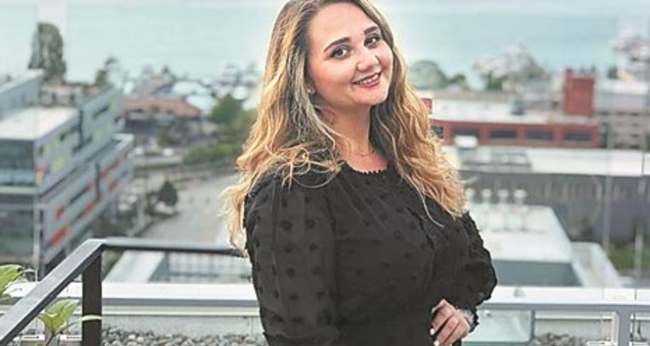 “Ilegale në vendin ku linda”, Greqia i kërkon 27-vjeçares me origjinë shqiptare vizë për t’u futur “Ilegale në vendin ku linda”, Greqia i kërkon 27-vjeçares me origjinë shqiptare vizë për t’u futur