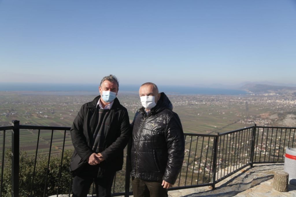 Nikollë Lesi bën parashikimin radhës për 25 prillin, paralajmëron Lulzim Bashën: 4 muaj të vrullshëm! Edi Rama ikën, asnjë parti s’fiton e vetme