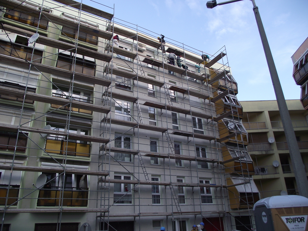 Investigimi/ Plas flluska e apartamente në Tiranë? Bie kërkesa për blere dhe shtohet nurmi i kullave