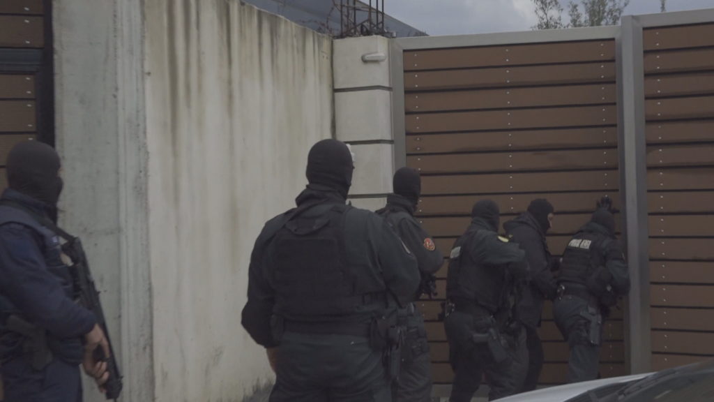 SPAK merr nën hetim 23 ish-gjyqtarë VIP, 9 dosje për ish-anëtarët Gjykatës së Lartë dhe Kushtetuese që u emëruan nga PD-LSI SPAK merr nën hetim 23 ish-gjyqtarë VIP, 9 dosje për ish-anëtarët Gjykatës së Lartë dhe Kushtetuese që u emëruan nga PD-LSI