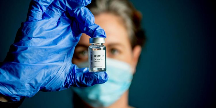 Vaksinat dhe COVID-19: Ballkani Perëndimor ndihet i përjashtuar Vaksinat dhe COVID-19: Ballkani Perëndimor ndihet i përjashtuar