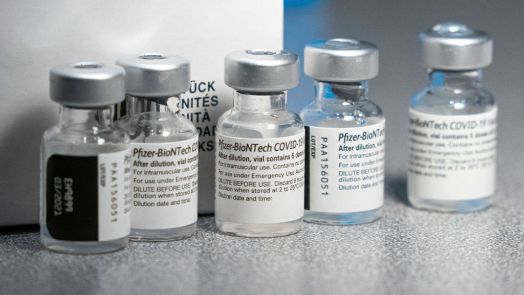KONFLIKTI: Suedia pezullon pagesat për vaksinat e Pfizer