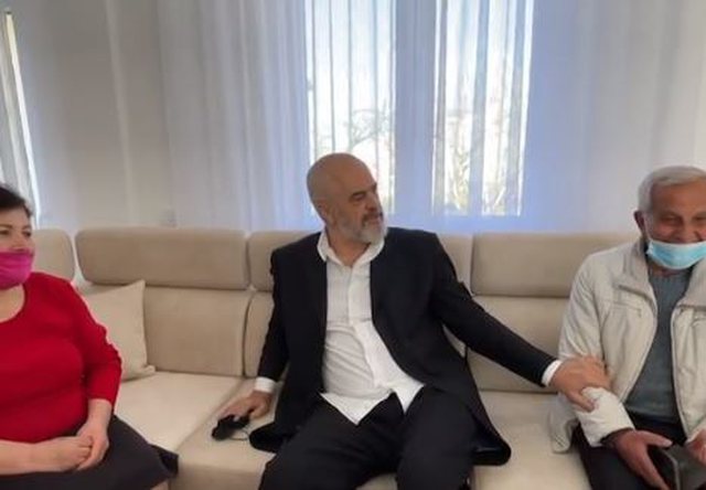 Rama nuk ndalet, publikon videon epike në Instagram: Gomari, ujku dhe arushi polar! Rama nuk ndalet, publikon videon epike në Instagram: Gomari, ujku dhe arushi polar!