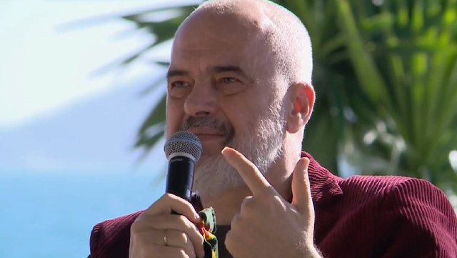 Çështja e detit/ Rama-banorit në Sarandë: Ti e ke shtëpinë në Greqi sipas mediave, Meta, Basha e Kryemadhi ‘maskarenj që i fryjnë zjarrit’ Çështja e detit/ Rama-banorit në Sarandë: Ti e ke shtëpinë në Greqi sipas mediave, Meta, Basha e Kryemadhi ‘maskarenj që i fryjnë zjarrit’