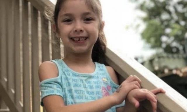 E trishtë/ Prej 3 ditësh ishte e infektuar me COVID-19, ndërron jetë vajza 9-vjeçare teksa po flinte, familjarët e saj mes dhimbjes së madhe japin detajet E trishtë/ Prej 3 ditësh ishte e infektuar me COVID-19, ndërron jetë vajza 9-vjeçare teksa po flinte, familjarët e saj mes dhimbjes së madhe japin detajet