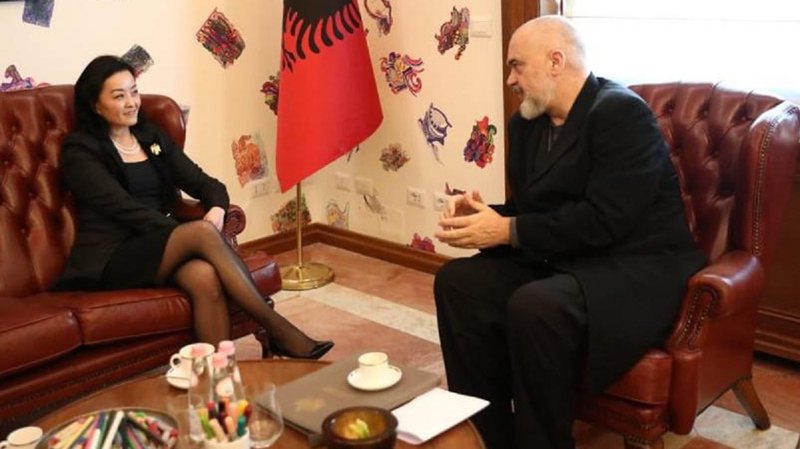 A ka konflikt mes Ramës dhe Yuri Kim?! Rama i përgjigjet me ironi ambasadores: Kandidatët sipas ligjit zgjedhor! Partia nuk është struktur policore! A ka konflikt mes Ramës dhe Yuri Kim?! Rama i përgjigjet me ironi ambasadores: Kandidatët sipas ligjit zgjedhor! Partia nuk është struktur policore!