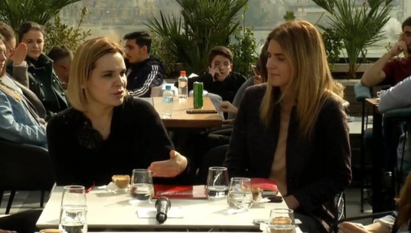 Thesi i Kryemadhit për të mashtruar fëmijë si këto në foto: Vetëm LSI do e rikthejë shpresën në vend, nuk do lejojmë shitjen e shtetit, me ne vendi do lulëzojë…si Lalëzi Thesi i Kryemadhit për të mashtruar fëmijë si këto në foto: Vetëm LSI do e rikthejë shpresën në vend, nuk do lejojmë shitjen e shtetit, me ne vendi do lulëzojë…si Lalëzi