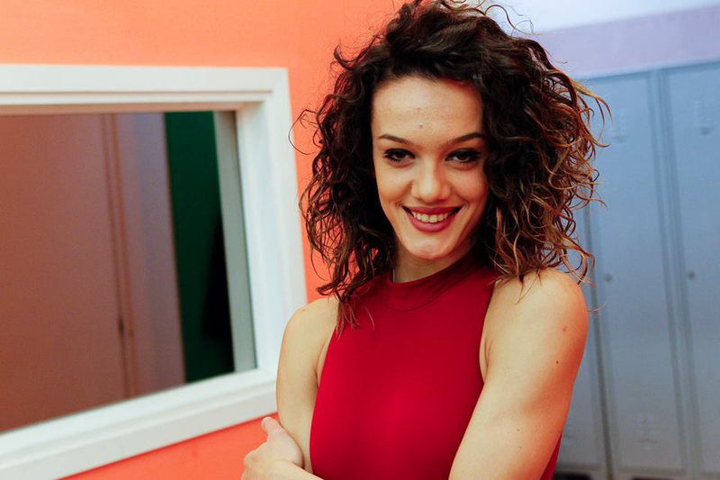 “Ku i kam Shqipet e mia?”/ Mahnit Klaudia Pepa me performacën, ia merr valles së Tropojës në Itali, nën ritmet e këngës kërcen edhe qenushja e balerinës (VIDEO po bën xhiron e rrjetit) “Ku i kam Shqipet e mia?”/ Mahnit Klaudia Pepa me performacën, ia merr valles së Tropojës në Itali, nën ritmet e këngës kërcen edhe qenushja e balerinës (VIDEO po bën xhiron e rrjetit)