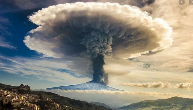 E frikshme! Vullkani Etna riaktivizohet sërish, regjistrohen disa shpërthime