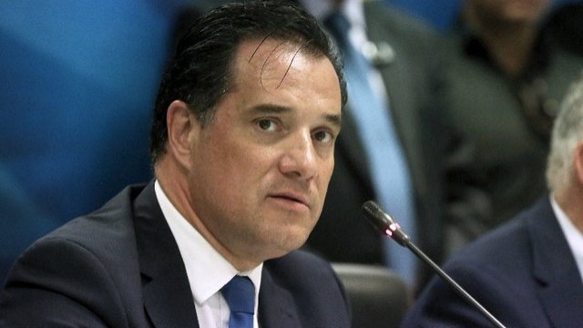 VIDEO/ Dikur bënte thirrje “dëboni shqiptarët”, tani i fton “hajde investoni”: Kthesa e fortë e ministrit bën jehonë në mediat greke VIDEO/ Dikur bënte thirrje “dëboni shqiptarët”, tani i fton “hajde investoni”: Kthesa e fortë e ministrit bën jehonë në mediat greke