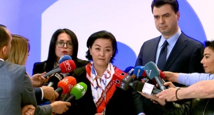 Një zile telefoni në zyrat e PD: ‘Jemi nga Ambasada Amerikane!’ Një zile telefoni në zyrat e PD: ‘Jemi nga Ambasada Amerikane!’