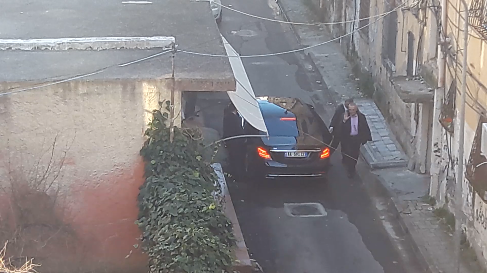 Meta: Lëvizjet e mia natën nuk janë misterioze, e bëj se s’dua të shqetësoj qytetarët. Kush ka kartelë mjekësore, do kërkoj rrethana lehtësuese Meta: Lëvizjet e mia natën nuk janë misterioze, e bëj se s’dua të shqetësoj qytetarët. Kush ka kartelë mjekësore, do kërkoj rrethana lehtësuese