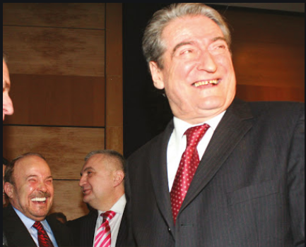 Frrok Çupi: Berisha e Meta e nxorën Nanon të vrarë, menduan se nuk ekzistonte më Frrok Çupi: Berisha e Meta e nxorën Nanon të vrarë, menduan se nuk ekzistonte më