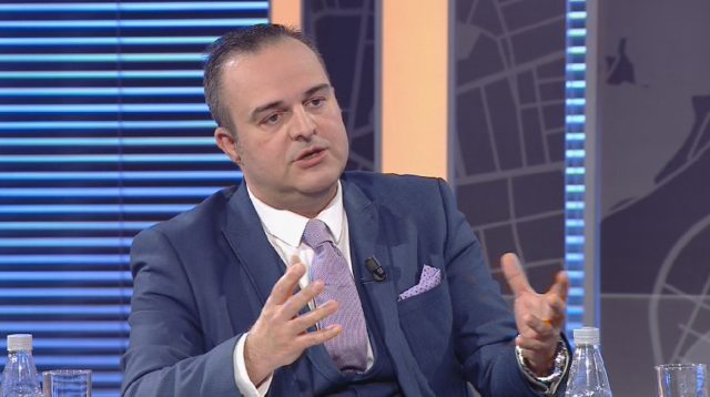 Arrestimi i mjekut Edvin Prifti, gazetari: Në bankë ka më shumë para se sa 380 mijë eurot që iu sekuestruan nga SPAK