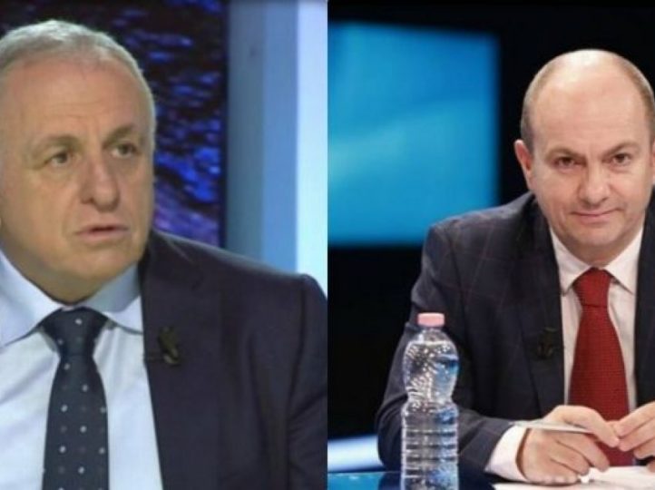 “Shqipëria po i merr kontrabandë vaksinat”! Sherr mes Shehut e Kojës: Plak i rrjedhur! “Shqipëria po i merr kontrabandë vaksinat”! Sherr mes Shehut e Kojës: Plak i rrjedhur!